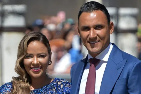 Esposa de Keylor revela el carrazo en que se pasearon por Costa Rica