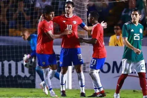 Bryan Ruiz reconoció que falta de ritmo los afectó