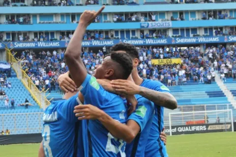 El Salvador tendrá dos altas de lujo ante México