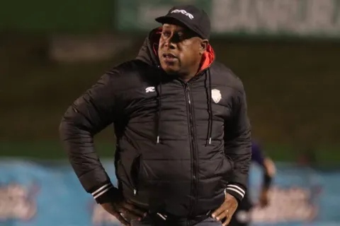 Hernán Medford recibe una advertencia que no veía venir a pocos días de no concretar su vuelta a Saprissa