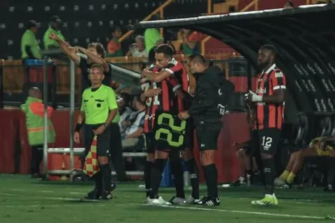 Alajuelense lo limpió por una grave lesión, tuvo que trabajar de chofer para mantener a su hijo recién nacido y ahora lo cuenta todo: "Creí que nunca se iba a acabar"