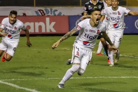 Alianza derrotó a Tauro por 2 goles a 0
