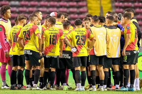 Herediano sufre un golpe histórico: la noticia que ni Jafet Soto vio venir y resuena hasta en Alajuelense
