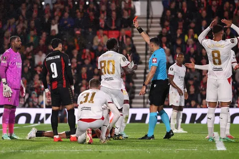 AC Milan condena los insultos racistas denunciados contra Maignan y le expresa su apoyo
