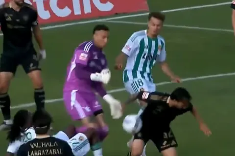Patrick Sequeira cometió un error fatal que puede condenar al Casa Pia a descender