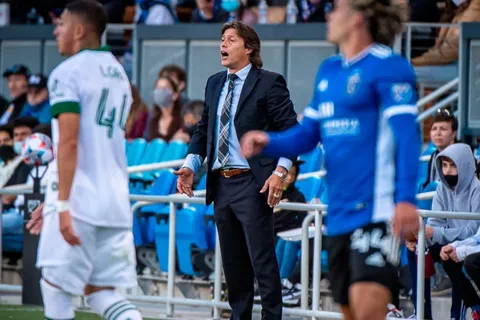 Francisco Calvo se quedó sin técnico en San Jose Earthquakes