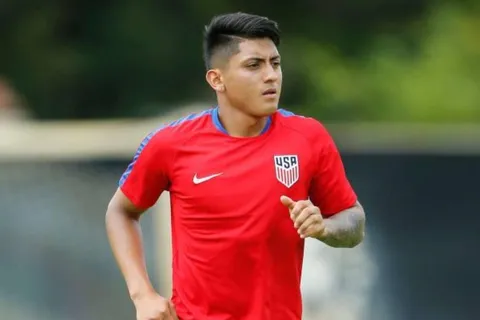 Amando Moreno explicó por qué eligió a El Salvador