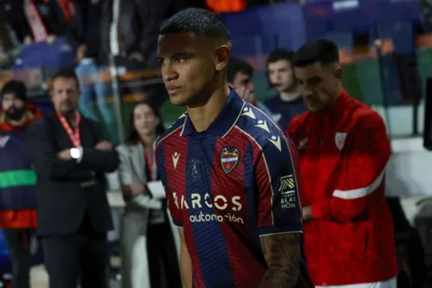 Kervin Arriaga vive el problema que no quería volver a pasar en España y Levante lo sufre