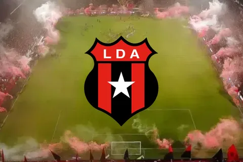 Alajuelense se despide de una promesa que emigra sin debutar en el primer equipo