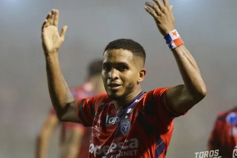 San Carlos busca amarrar a César Yanis tras los rumores de un interés por él