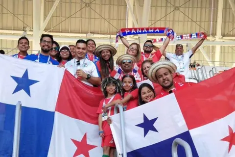 La Marea Roja armó la fiesta para su adiós del Mundial