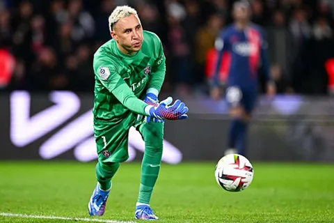 Keylor Navas volvió a jugar con el PSG, aunque lo hizo con un equipo prácticamente desconocido