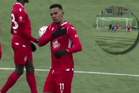 Ariagner Smith volvió a marcar y fue vital en el triunfo de su equipo (VIDEO)