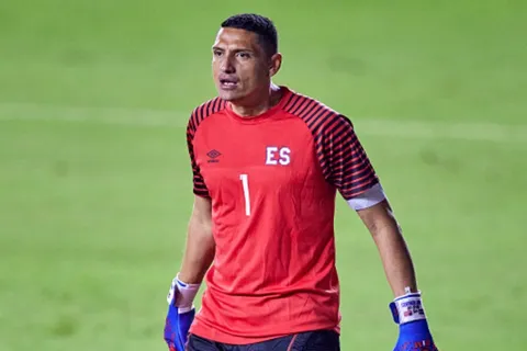 Henry Hernández volverá a jugar en El Salvador