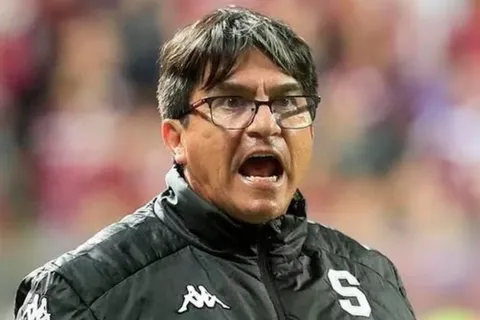 Vladimir Quesada tendría problemas con un futbolista del Saprissa.