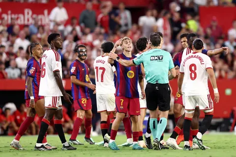 Xabi Alonso estaría impulsando el interés del Chelsea por Fermín López, pero el jugador priorizaría seguir en Barcelona