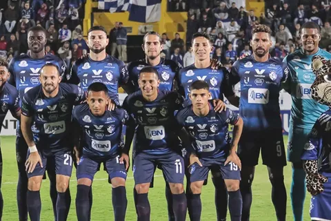 Cartaginés vuelve al protagonismo con goleada ante Santos