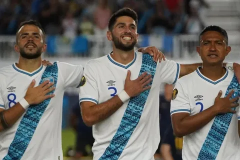 Nicolas Samayoa con la Selección de Guatemala.