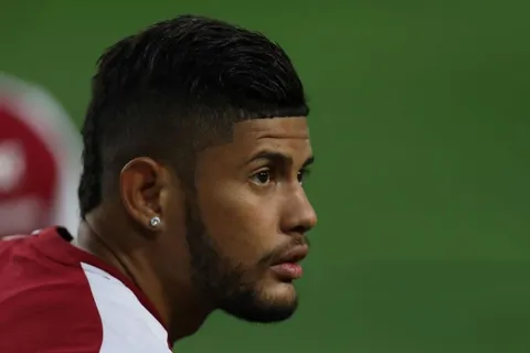 Andrés Andrade se lesionó en la práctica del Arminia Bielefeld y es duda para las Eliminatorias Concacaf