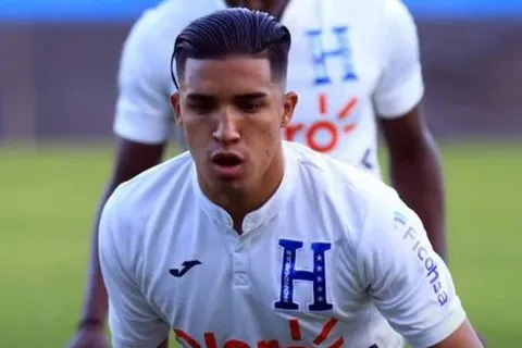 Michaell Chirinos dejará el futbol de Grecia para volver a Honduras