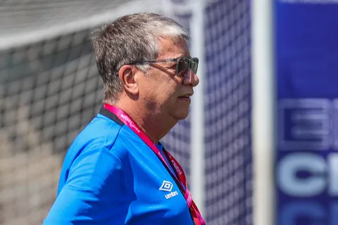 bolillo-gomez-la-selecta-seleccion-el-salvador