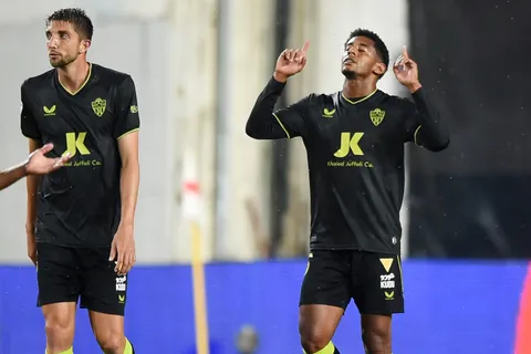 Un gol de Choco Lozano le dio la victoria a Almería (Video)