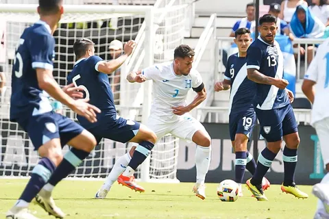 El capitán de Honduras reacciona tras la vergonzosa derrota ante Guatemala