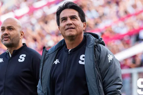 Respira Saprissa: Vladimir Quesada escucha lo que tanto esperaba en medio de la crisis