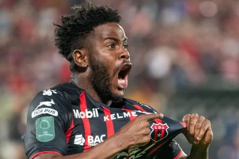 Freddy Góndola aseguró que habría rechazado ofertas para permanecer en Alajuelense