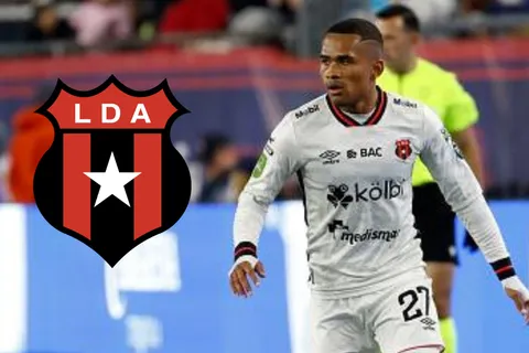 Ian Lawrence no se resigna y se aferra a quedarse con algo de Alajuelense