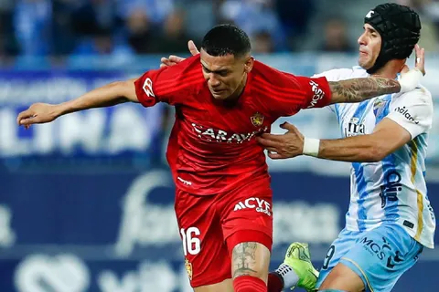 Kervin Arriaga suma su primer galardón en el futbol de España