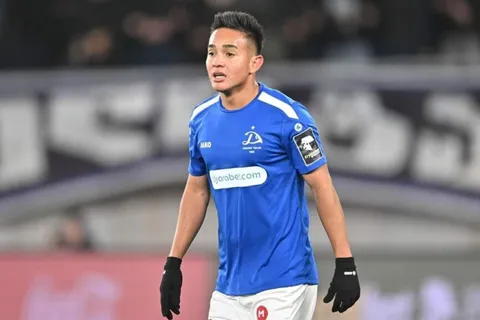 El guatemalteco Oscar Santis hizo historia al debutar en la UEFA Conference Legue