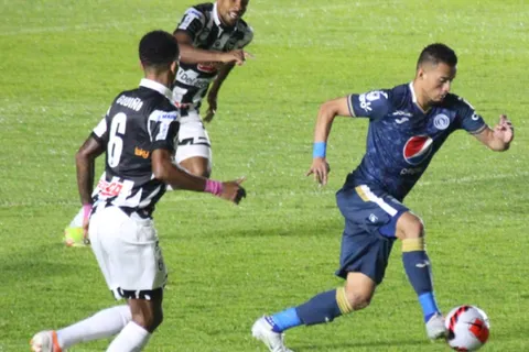 Motagua elimina a Tauro en la tanda de los penales