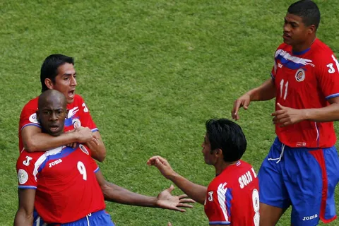 Leyenda de Costa Rica suena fuerte como opción a Bryan Ruiz para sumarse a La Sele