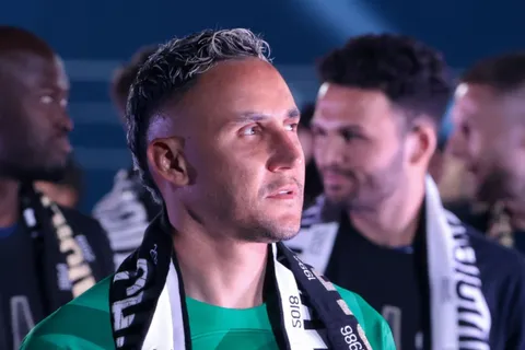 Keylor Navas habló de sorpresas para el futuro.
