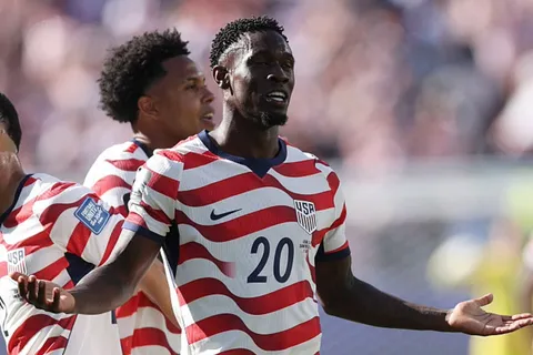 ¿Por qué Folarin Balogun juega en Estados Unidos vs. Bélgica si lo expulsaron en su último partido del Mundial 2026?