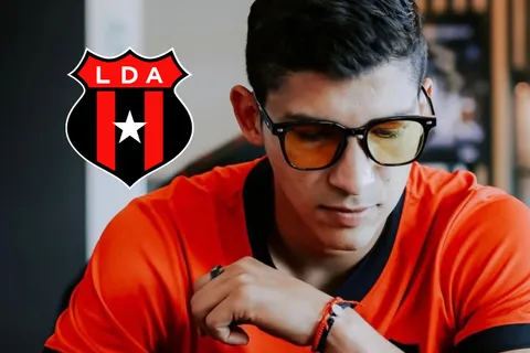 Genera ruido en Alajuelense: esto es lo que cobra Ángel Zaldívar mientras la afición lo critica por su rendimiento
