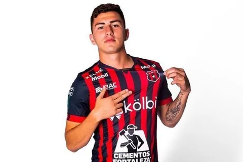 ¡Fin de la novela! Fernán Faerrón ya no es jugador de Alajuelense