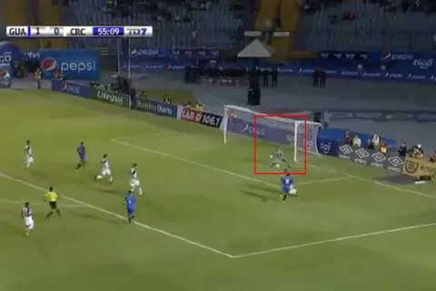 ¡Gran tapada! Keylor Navas salva a Costa Rica del 2-0