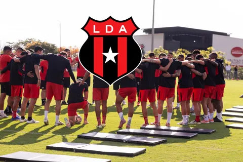 Prepara los contratos: Alajuelense quiere cerrar dos figuras para el Machillo Ramírez antes de que termine el Clausura 2026