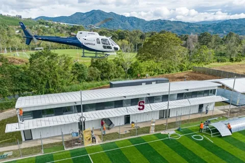 Sorpresiva visita en Saprissa.