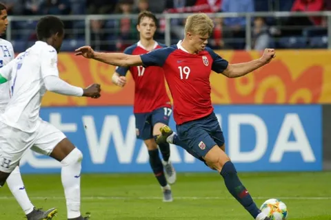 Noruego que hizo 9 de los 12 goles a Honduras se lamentó luego del partido