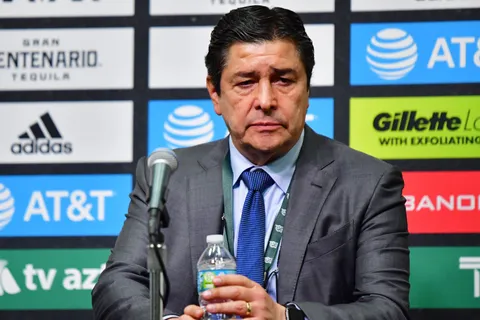 Luis Fernando Tena lo acepta: llega la noticia que tanto esperaba Guatemala de cara a las Eliminatorias y la Copa Oro.