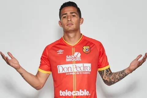 Ni a Saprissa ni a la Liga; Gerson Torres renovó su contrato con Herediano hasta 2025