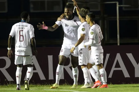Liga Concacaf: Saprissa vence 2-0 a Santa Lucía Cotzumalguapa [VIDEO]
