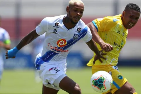 Azmahar Ariano oficializa su salida del Alianza Atlético de Sullana