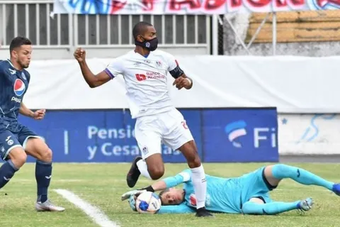 Olimpia eliminó a Motagua y clasificó a la finalísima ante Marathón