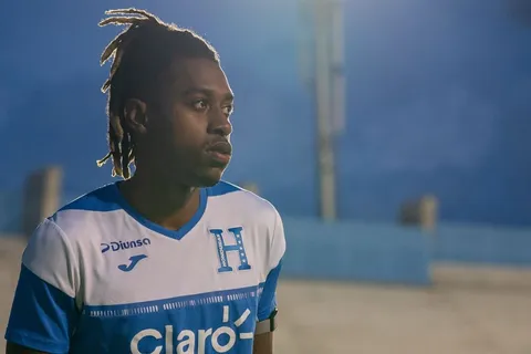 Alenis Vargas, con Honduras.