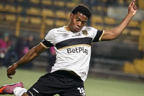 Mientras Dereck Moncada brilla en Colombia, sale a la luz el interés de otro club: “Recibió la oferta”