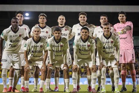 alajuelense vs liberia-torneo de copa
